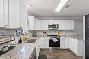 1011 W 11th Ct, Panama City, FL 32401 - Photo 11