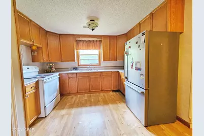 6915 Oak Street, Grand Ridge, FL 32442 - Photo 9