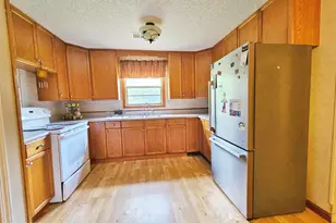 6915 Oak St, Grand Ridge, FL 32442 - Photo 9