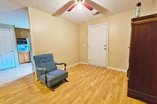 6915 Oak St, Grand Ridge, FL 32442 - Photo 13