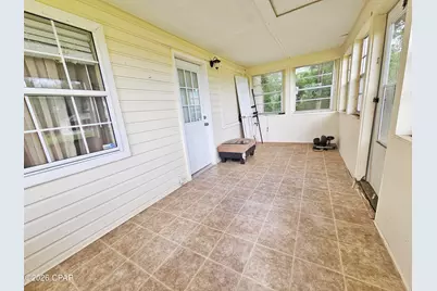6915 Oak Street, Grand Ridge, FL 32442 - Photo 7