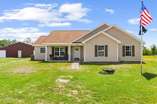 8100 Macaw Ln, Youngstown, FL 32466 - Photo 1