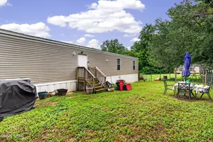 103 Stewart St, Bonifay, FL 32425 - Photo 35