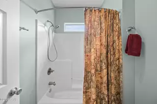 704 E 13th St, Lynn Haven, FL 32444 - Photo 37