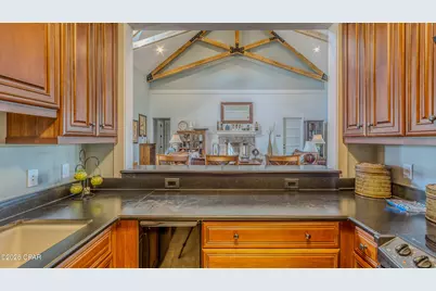 9716 Summer Creek Drive, Southport, FL 32409 - Photo 13