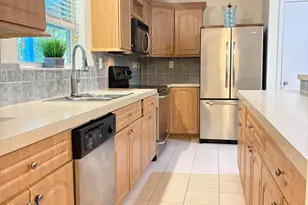 447 Dolphin St, Port Saint Joe, FL 32456 - Photo 5