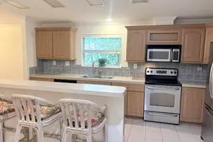 447 Dolphin St, Port Saint Joe, FL 32456 - Photo 5
