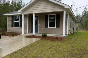 4103 Gulliver Dr, Chipley, FL 32428 - Photo 1