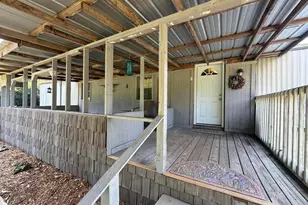 3210 Hughes Ln, Cottondale, FL 32431 - Photo 9
