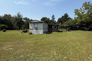 3210 Hughes Ln, Cottondale, FL 32431 - Photo 7