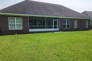 2557 Woods View Dr, Marianna, FL 32446 - Photo 3