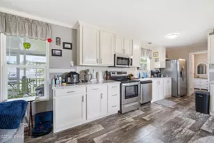 466 Santa Anna St, Port Saint Joe, FL 32456 - Photo 11