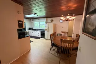 379 Lakepoint Rd, Alford, FL 32420 - Photo 15