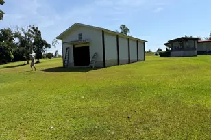 379 Lakepoint Rd, Alford, FL 32420 - Photo 37