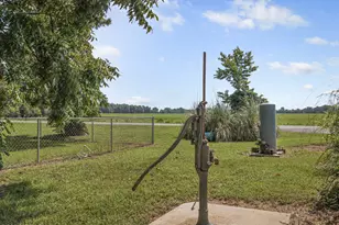 5709 Grove Rd, Bascom, FL 32423 - Photo 29
