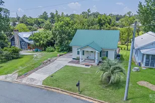 4396 Florence Dr, Marianna, FL 32446 - Photo 1