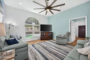 311 Nautilus St, Panama City Beach, FL 32413 - Photo 11