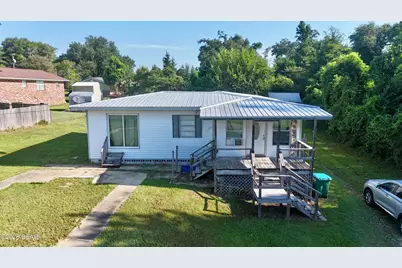 4320 South Street, Marianna, FL 32448 - Photo 1