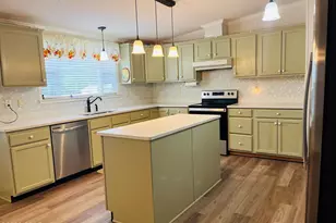 1861 Oak Ridge Ave, Grand Ridge, FL 32442 - Photo 5