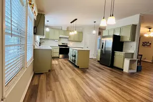1861 Oak Ridge Ave, Grand Ridge, FL 32442 - Photo 17