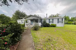 1861 Oak Ridge Ave, Grand Ridge, FL 32442 - Photo 1