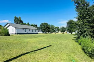 25393 N Rosewood Circle, Altha, FL 32421 - Photo 11