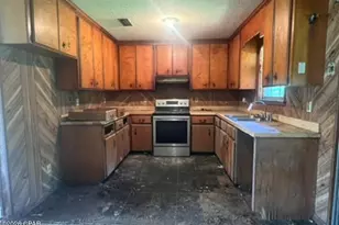 2231 Porter Ave, Grand Ridge, FL 32442 - Photo 9