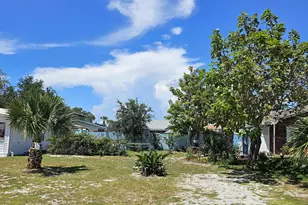 613 Poinsettia Ct, Panama City Beach, FL 32413 - Photo 1