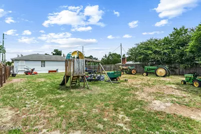 7826 Ponderosa Street, Southport, FL 32409 - Photo 27