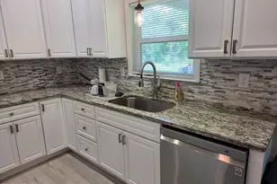 3445 Cardinal Pl, Chipley, FL 32428 - Photo 9