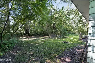 395 E Brock Avenue, Bonifay, FL 32425 - Photo 9