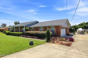 637 Baywood Dr, Lynn Haven, FL 32444 - Photo 3