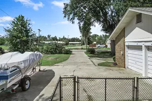 20315 SW Sherry Ave, Blountstown, FL 32424 - Photo 11