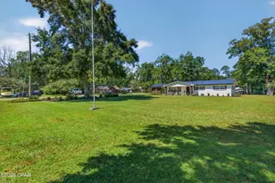 102 Lisenby Dr, Bonifay, FL 32425 - Photo 5