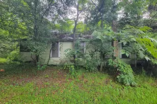 959 3rd Ave, Graceville, FL 32440 - Photo 1
