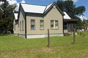 1227 Blackmon Rd, Alford, FL 32420 - Photo 1