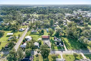 633 3rd St, Chipley, FL 32428 - Photo 3