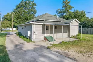 633 3rd St, Chipley, FL 32428 - Photo 19
