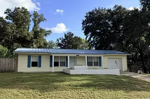 1995 Ambassador Ct, Chipley, FL 32428 - Photo 1