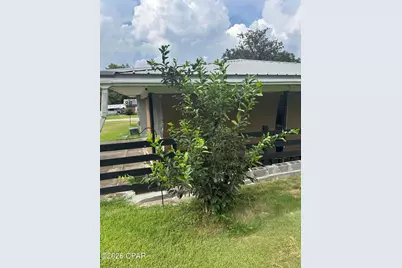 402 E Iowa Avenue, Bonifay, FL 32425 - Photo 33