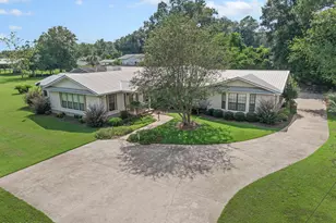 620 4th St, Chipley, FL 32428 - Photo 37