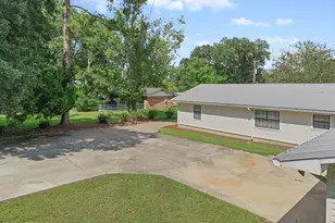 620 4th St, Chipley, FL 32428 - Photo 41