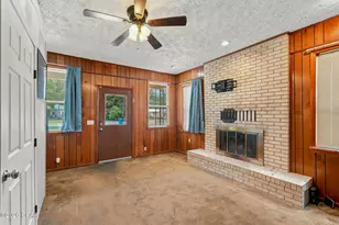 837 Maple St, Chipley, FL 32428 - Photo 11
