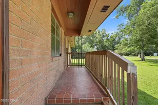 837 Maple St, Chipley, FL 32428 - Photo 3