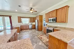3280 Willie Ln, Cottondale, FL 32431 - Photo 15