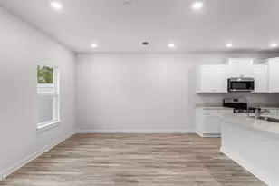 257 Phillips Blf Ave, Panama City Beach, FL 32407 - Photo 11