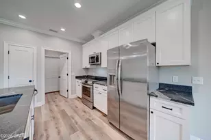 4447 Huckleberry Ln, Southport, FL 32409 - Photo 11