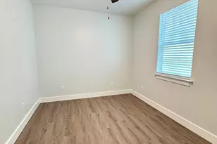2328 E 19th Pl, Panama City, FL 32405 - Photo 9
