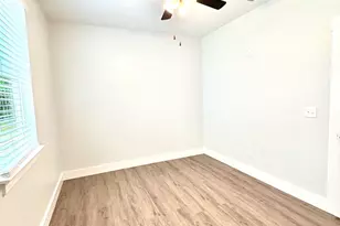 2328 E 19th Pl, Panama City, FL 32405 - Photo 11