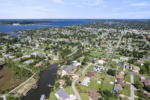 705 W 8th St Cir, Lynn Haven, FL 32444 - Photo 13